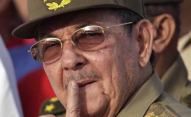 Canciller Moreno desestimó efectos de la arremetida UDI contra Raúl Castro