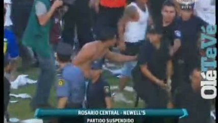 Disparos de hinchas de Newell's provocaron la suspensión del clásico rosarino