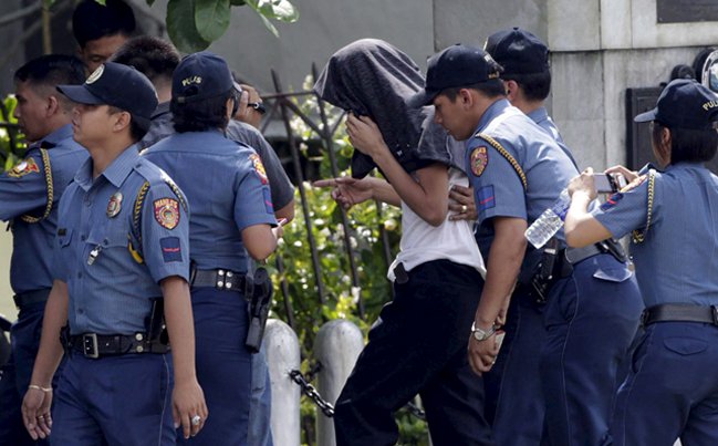 Imputado mató a su denunciante y a un abogado en medio de un juicio en Filipinas