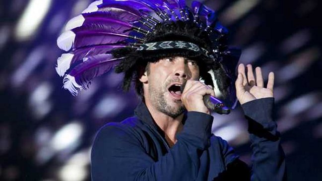 Jamiroquai presentó renovado setlist en gira que los traerá a Chile