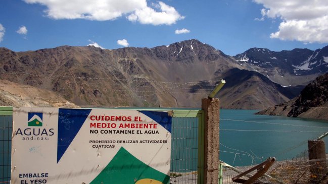 Aguas Andinas espera reponer suministro en la madrugada del miércoles