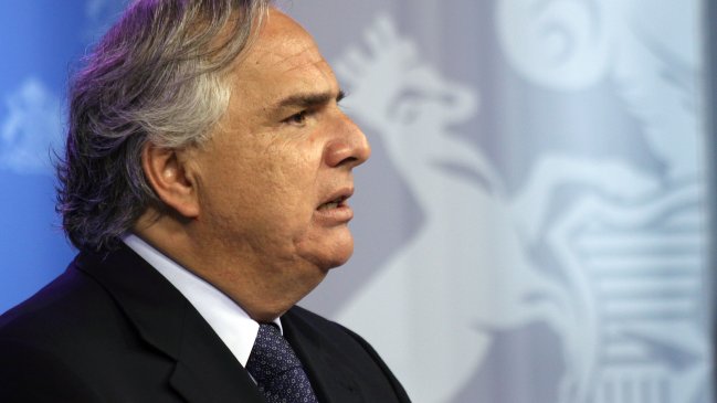 Peribonio: Que Chadwick posea acciones en Aguas Andinas 