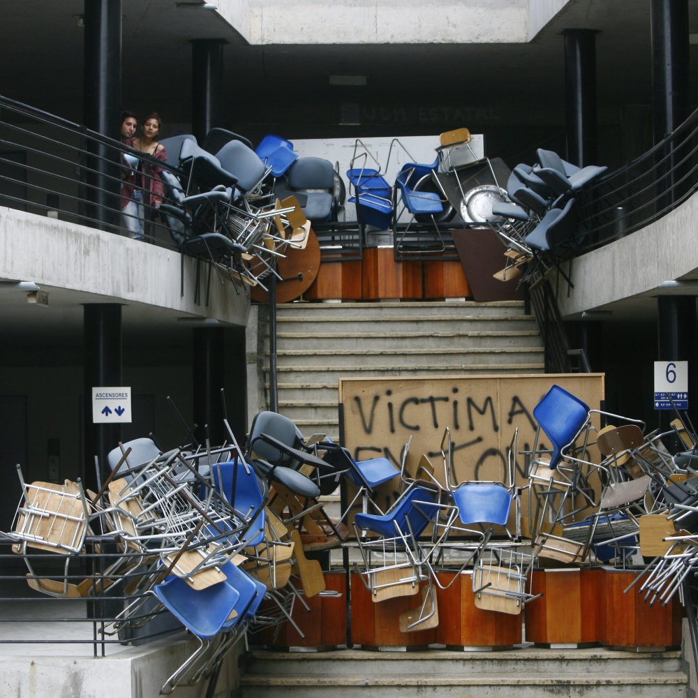 Alumnos de la U. del Mar se tomaron la sede de Maipú