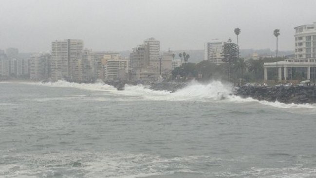 Autoridades llamaron a la precaución ante marejadas en Valparaíso