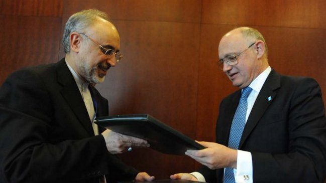 Argentina e Irán acuerdan crear comisión para esclarecer atentado a la AMIA