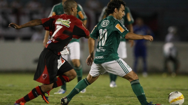 Jorge Valdivia agradeció apoyo de los hinchas: Da ánimo para seguir acá