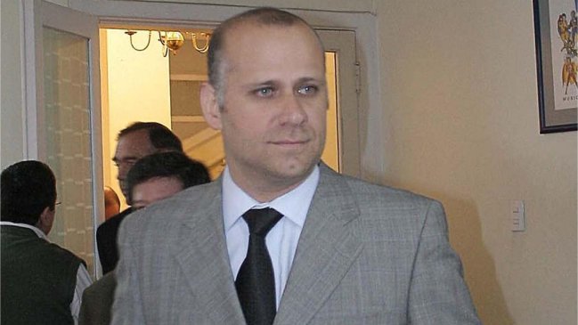 Secretario general PS: Candidato de la oposición debe definirse en 