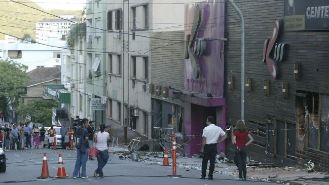 Experto e incendio en Brasil: Hay leyes que no privilegian la seguridad de las personas