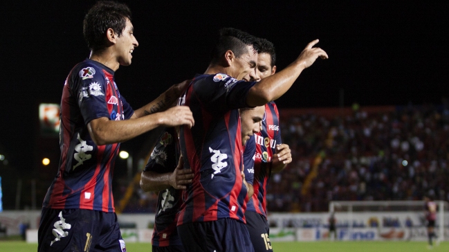 La Volpe dejó de ser el técnico de Esteban Paredes en Atlante