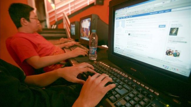 Abogado: En Chile no hay un órgano que vele por la información privada