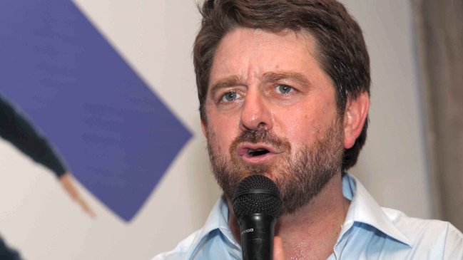 Orrego: Respaldo en encuestas no necesariamente se traduce en votos