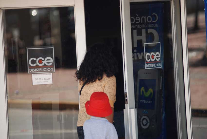 Suprema ordenó que CGE no corte suministro en alumbrado público y hospitales de Buin