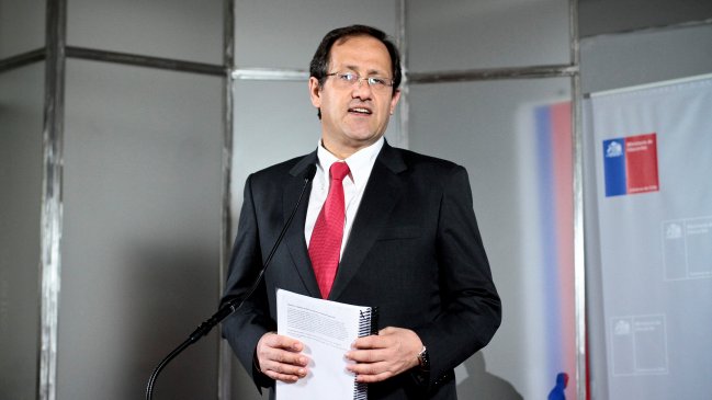 Beyer anunció que U. del Mar cerrará en febrero de 2015