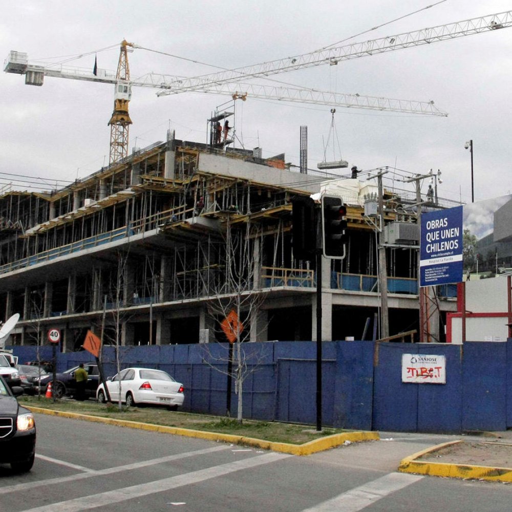 Ex director del Servicio de Salud y retraso hospitales: Esto se podría haber evitado