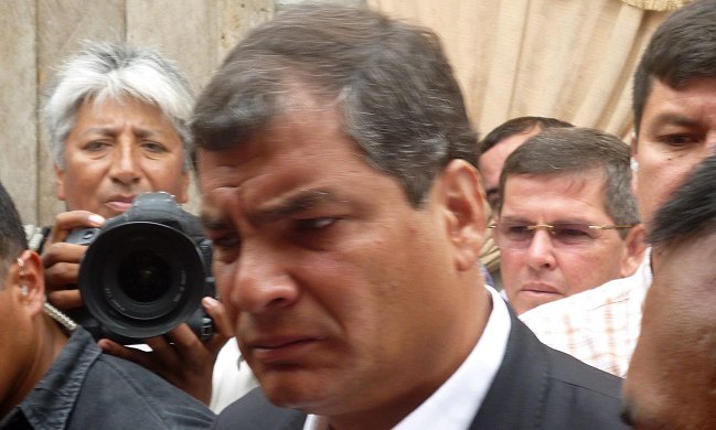 Rafael Correa dijo que ataque no tuvo trasfondo político y reanudó campaña