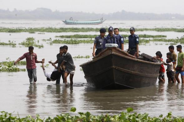 Volcamiento de bus en Bangladesh dejó al menos 18 muertos