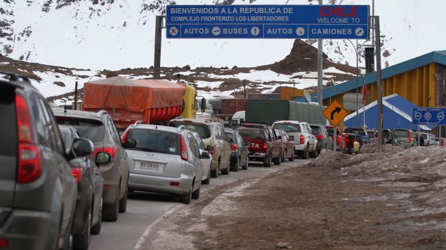 Camioneros pronosticaron escasez y aumentos de precios por cierre de Los Libertadores