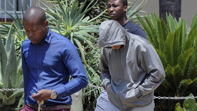 Oscar Pistorius comparece ante la justicia sudafricana