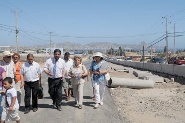 Vecinos de La Cantera protestaron por retrasos en obras de doble vía en Coquimbo