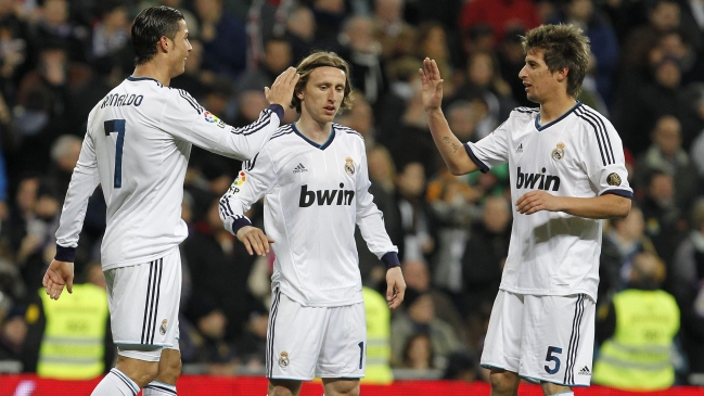 Un diezmado Real Madrid se mide ante Rayo Vallecano por la liga española