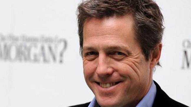 Hugh Grant comunicó a través de Twitter que se convirtió nuevamente en padre