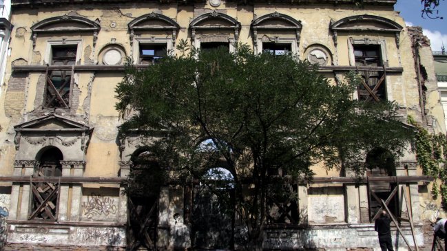 ONG Activa catalogó las edificaciones más deterioradas de la comuna de Santiago
