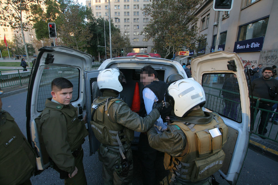 Carabineros detuvo a tres delincuentes por robo a tienda de artículos de alta montaña