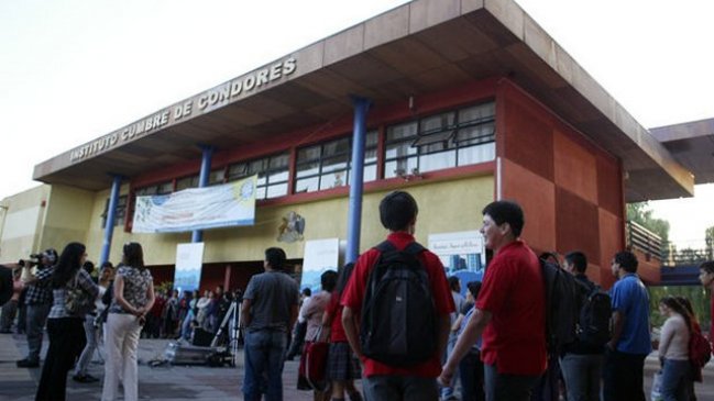 Colegio de Renca fue el primero en iniciar el año escolar 2013