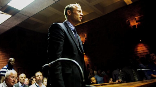 Fiscal acusó a Oscar Pistorius del asesinato premeditado de su pareja