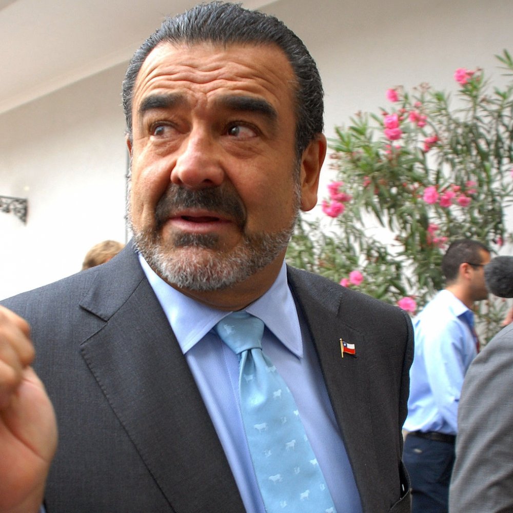 Fiscalía formalizó a abogado por usurpación de identidad de Andrónico Luksic en Twitter