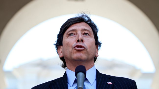 Golborne: Instruí a mi comando para coordinar debates con Allamand