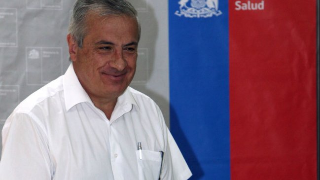 Mañalich por Ley de Tabaco: Fiscalizar todos los locales es 