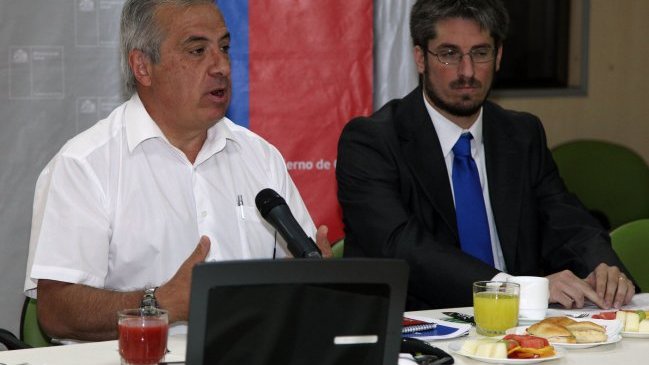 Mañalich defendió implementación de nueva ley de Tabaco