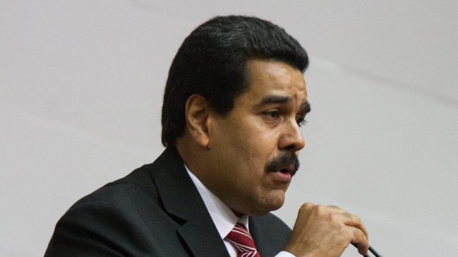 Maduro exigió el cese de 
