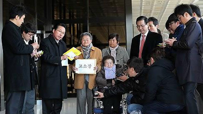 Banda nipona fue demandada por llamar prostitutas a esclavas sexuales surcoreanas