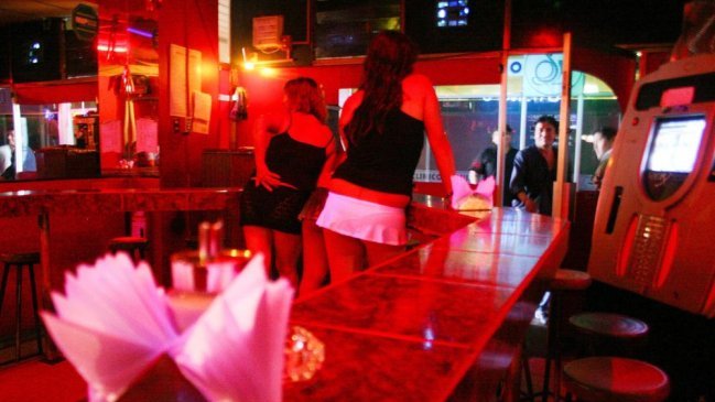 Autoridad sanitaria cursó la primera multa por infringir la Ley Antitabaco