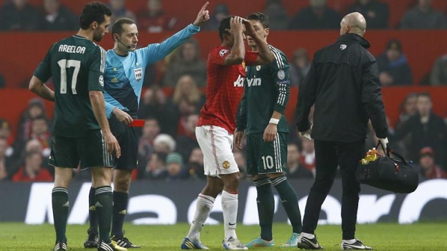 Prensa británica reclamó por la tarjeta roja que 