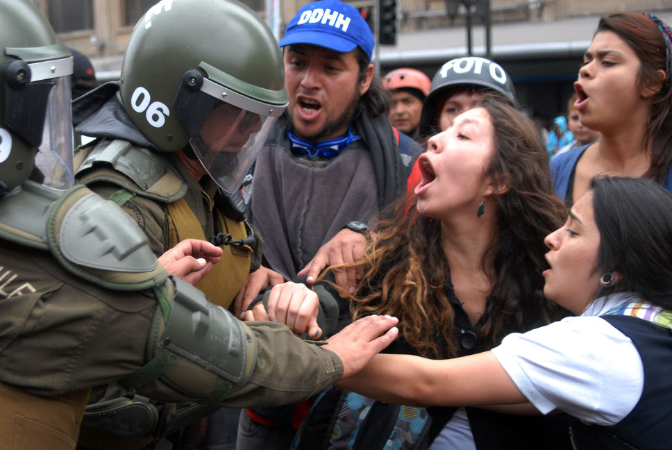 Marcha en Santiago dejó 30 detenidos y Gobierno pidió ejercer 