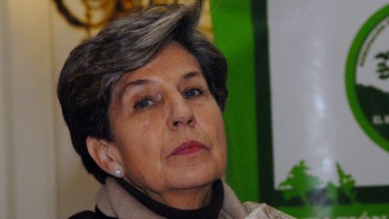 Senadora Isabel Allende viajará al funeral de Hugo Chávez