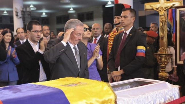 Relatan cómo se ve el cuerpo de Hugo Chávez