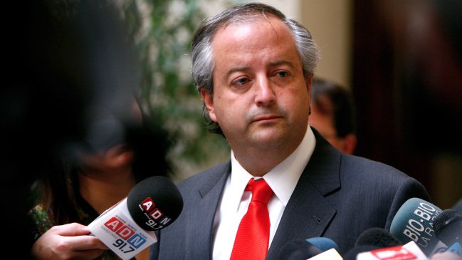 Monckeberg y minuto de silencio por Chávez: La UDI no estuvo a la altura