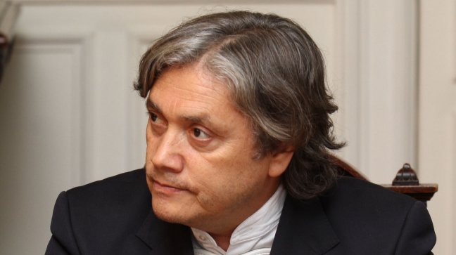 Alejandro Navarro en Venezuela: La Constitución de Chile concentra el poder