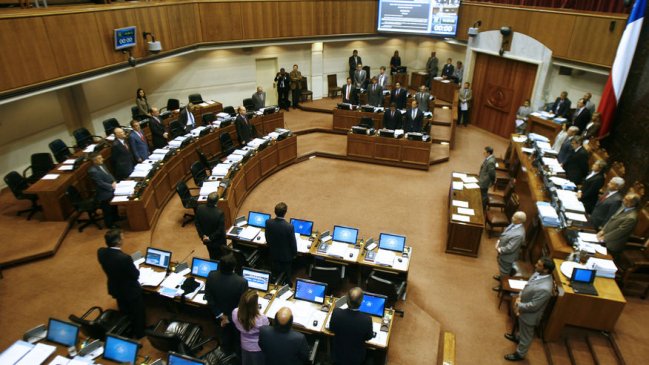 Monckeberg y Parot disputan cupo parlamentario por Santiago Poniente