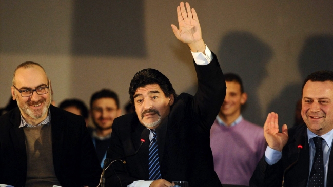  Maradona: El Dios del fútbol es argentino, y también el papa  