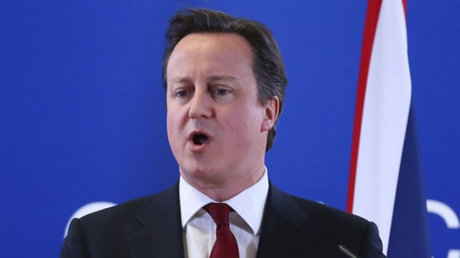 Cameron asegura que reunión semanal con la reina es 