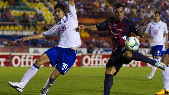 Esteban Paredes sufrió abrumadora derrota con Atlante