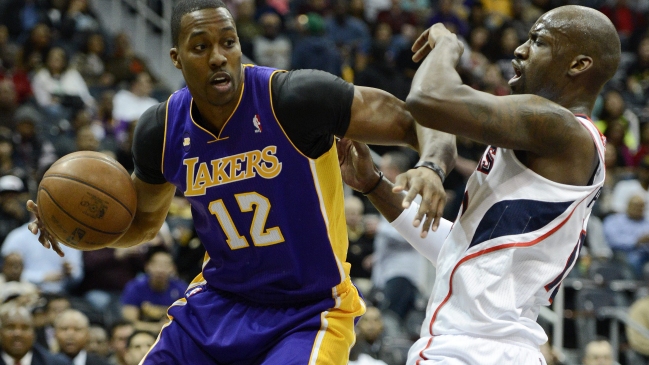 Los Lakers ganaron pese a la ausencia de Bryant y Gasol