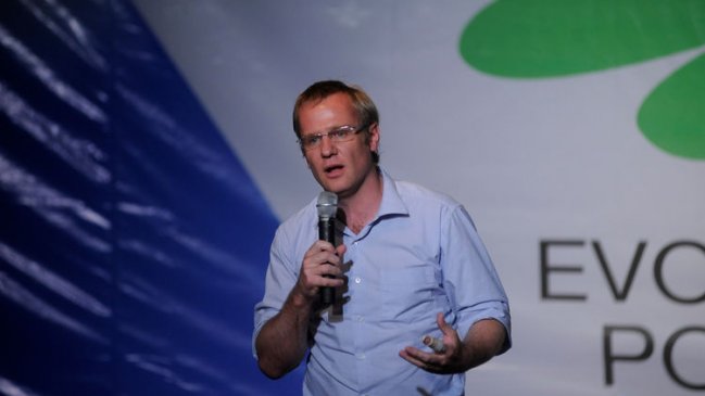 Felipe Kast presentó solicitud formal a RN para competir por Santiago Centro