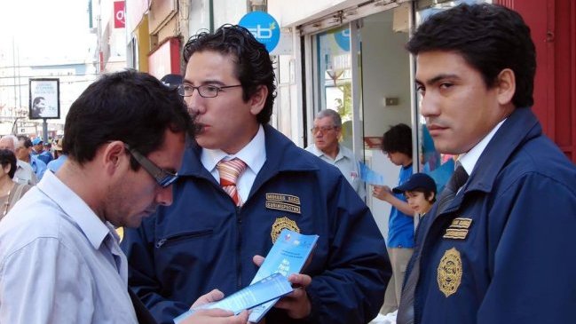PDI detuvo a tres sujetos que clonaban tarjetas de crédito en restaurantes