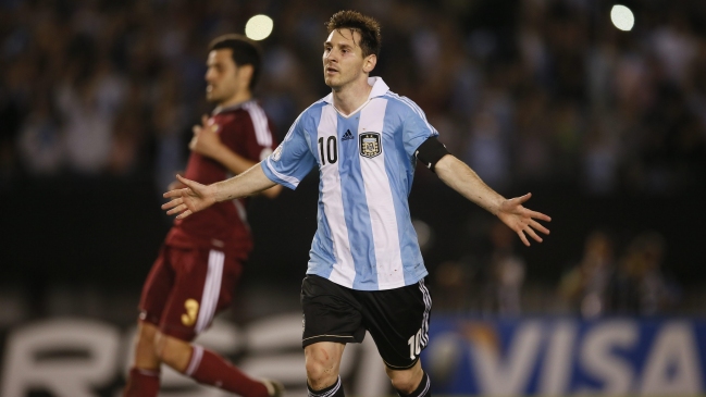 Argentina se afirmó en el liderato de las clasificatorias tras batir a Venezuela